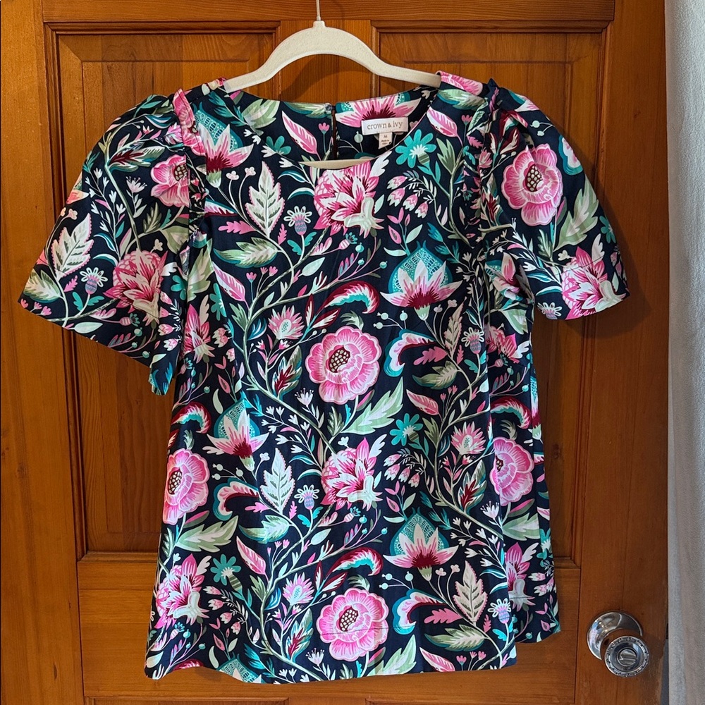 Crown & Ivy floral blouse medium
